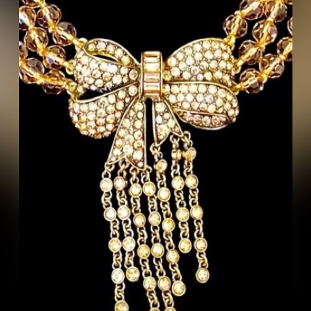 Heidi Daus “Haute BOW” Elegant Gold and Silver Necklace